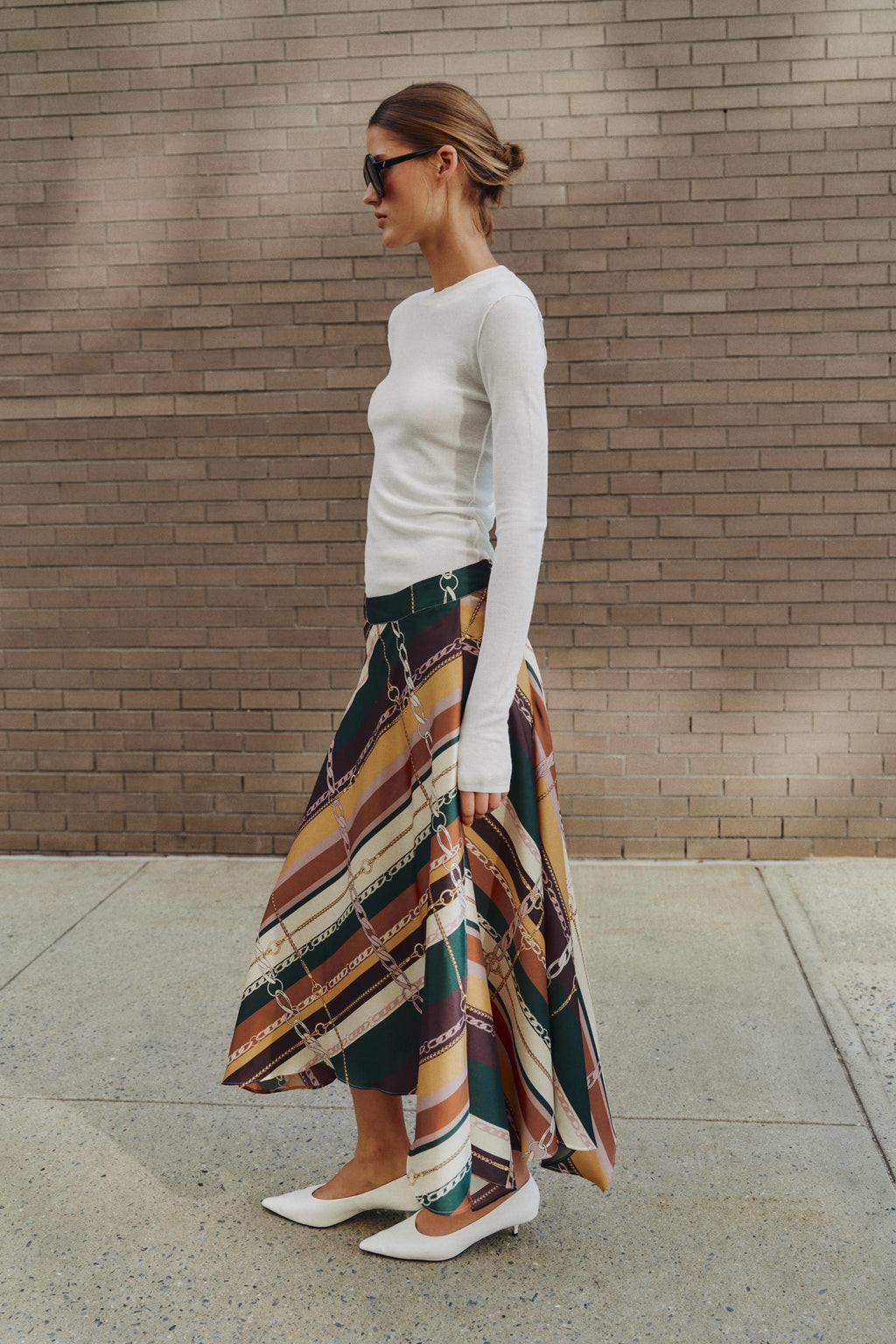 Jupe asymétrique imprimée multicolore Zara – vue portée 3