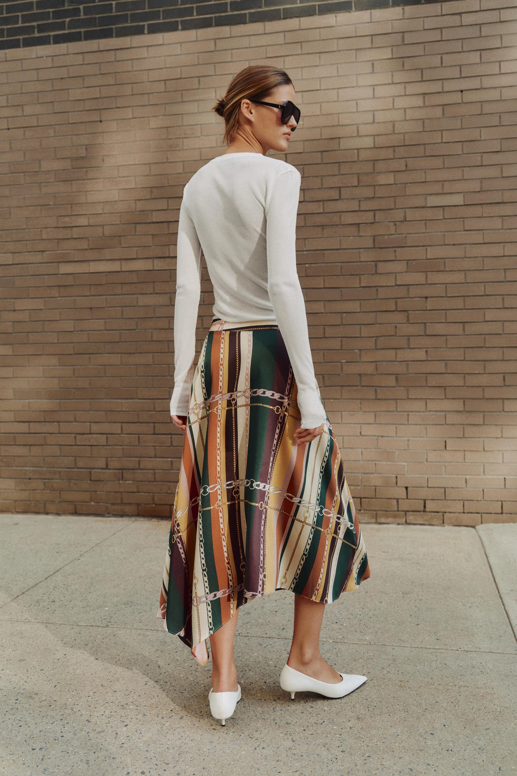 Jupe asymétrique imprimée multicolore Zara – vue portée 4