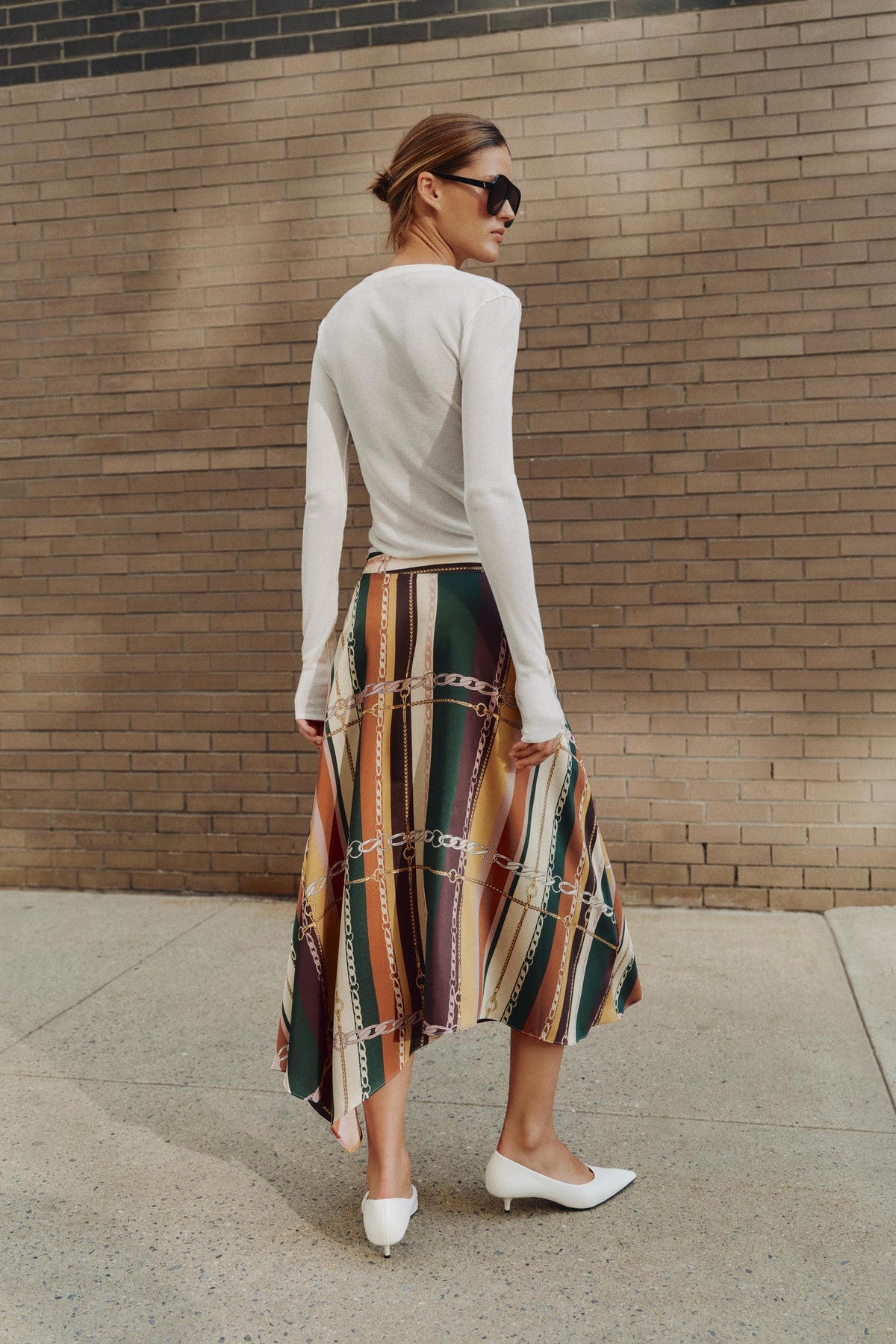 Jupe asymétrique imprimée multicolore Zara – vue portée 4